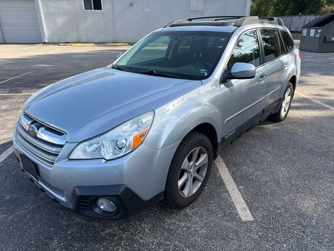 Used 2013 Subaru Outback 2.5i Limited AWD/4WD image 3
