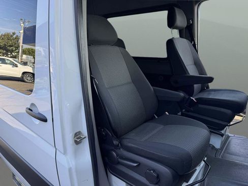 Used 2013 Mercedes-Benz Sprinter 2500 image 4