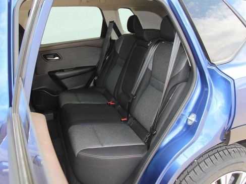 Used 2022 Nissan Rogue SV AWD/4WD image 22
