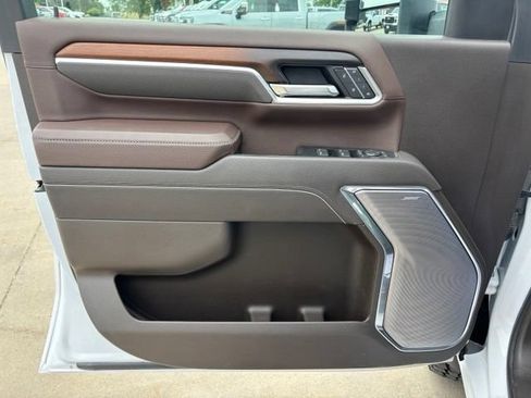 Certified 2025 GMC Sierra 2500 Denali AWD/4WD image 18
