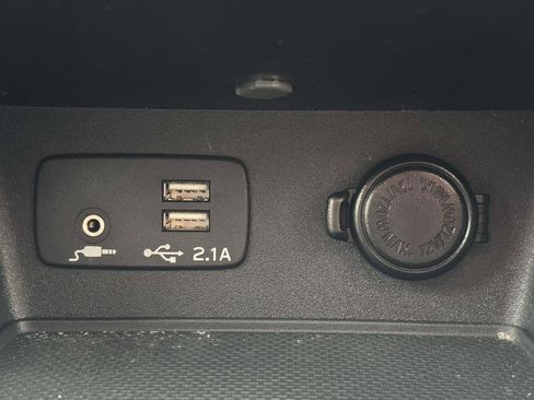 Used 2023 Subaru Forester image 31