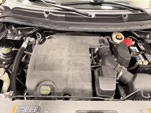 Used 2017 Ford Explorer XLT w/ Equipment Group 202A image 31