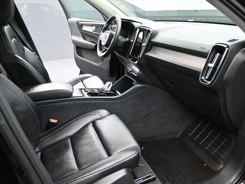 Used 2023 Volvo XC40 B5 Plus w/ Driver Assist Package AWD/4WD image 22