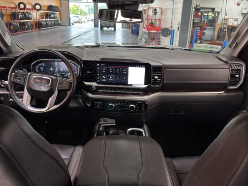 Used 2023 GMC Sierra 1500 SLT w/ SLT Premium Plus Package AWD/4WD image 15