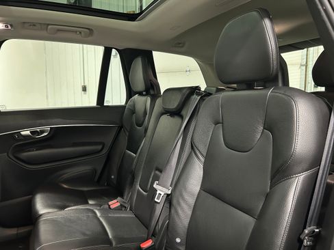 Used 2020 Volvo XC90 T6 Momentum image 28