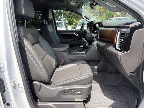 Used 2023 GMC Sierra 1500 Denali w/ Technology Package AWD/4WD image 34