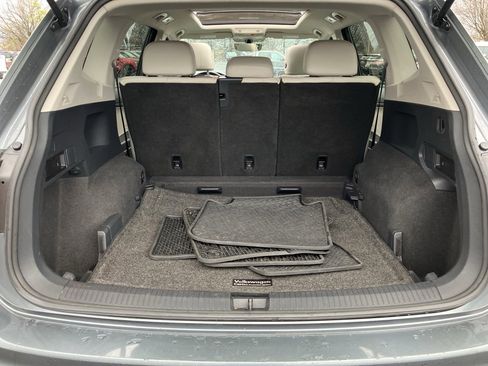 Used 2020 Volkswagen Tiguan SE w/ Panoramic Sunroof Package image 29