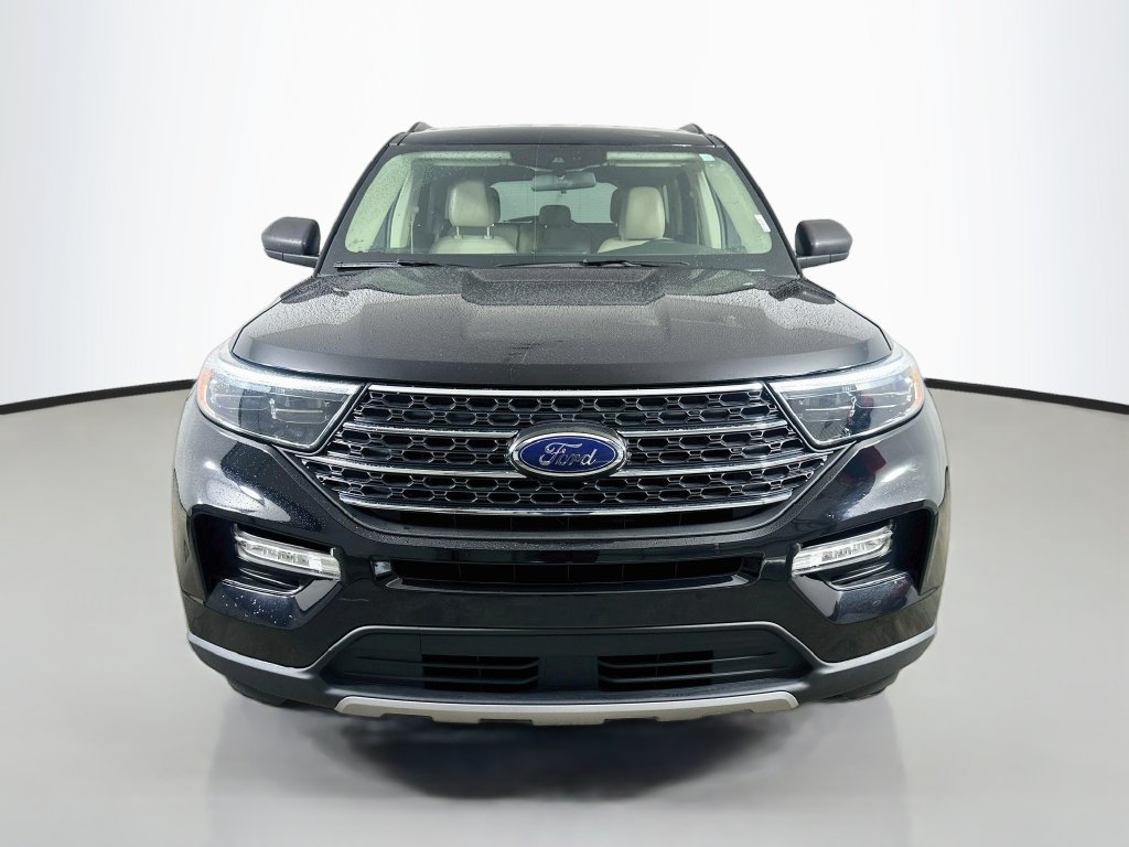 Used 2023 Ford Explorer XLT w/ Equipment Group 202A RWD image 2