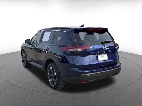 Used 2025 Nissan Rogue SV image 11