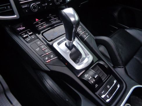 Used 2016 Porsche Cayenne Platinum Edition image 34