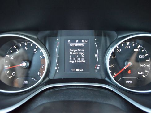 Used 2018 Jeep Compass Latitude FWD image 11