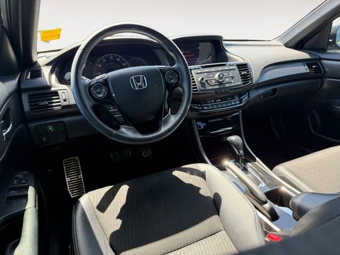 Used 2017 Honda Accord Sport image 15