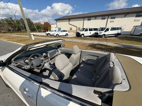 Used 2008 Chrysler Sebring Touring image 9