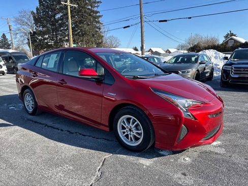Used 2017 Toyota Prius Two w/ Prius Two Safety Plus Package image 7