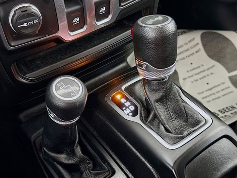 Used 2020 Jeep Wrangler Sport image 19