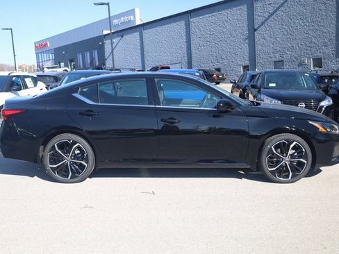 New 2025 Nissan Altima 2.5 SR w/ SR Premium Package image 4