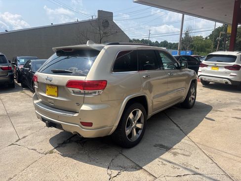 Used 2014 Jeep Grand Cherokee Overland w/ Advanced Technology Group AWD/4WD image 7