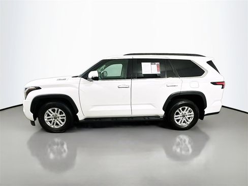 Used 2023 Toyota Sequoia SR5 image 5