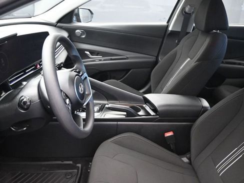 Used 2024 Hyundai Elantra SEL image 11