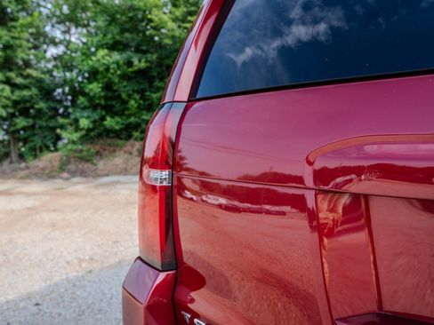Used 2015 Chevrolet Tahoe LTZ RWD image 10