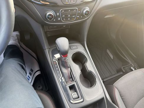 Used 2023 Chevrolet Equinox RS image 16