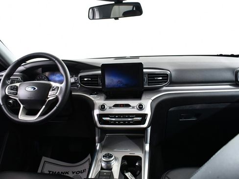 Used 2023 Ford Explorer XLT w/ Equipment Group 202A image 7