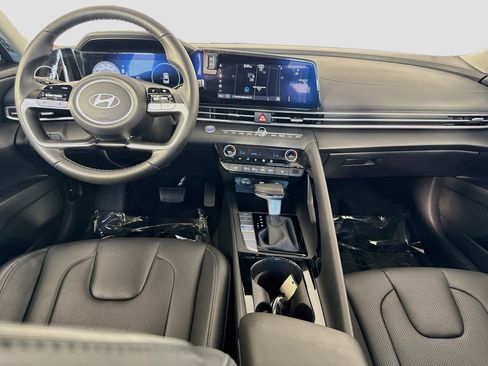 Used 2025 Hyundai Elantra Limited FWD image 26