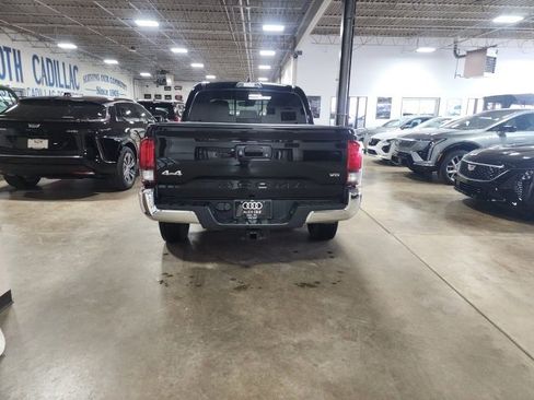 Used 2022 Toyota Tacoma SR image 5