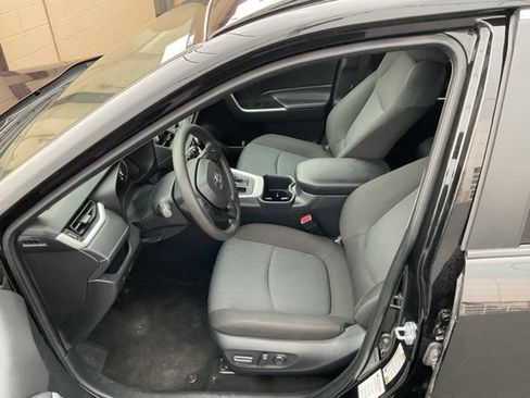 Used 2025 Toyota RAV4 XLE AWD/4WD image 20