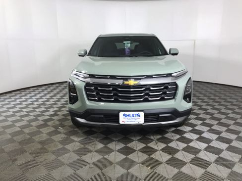 New 2026 Chevrolet Equinox LT image 2