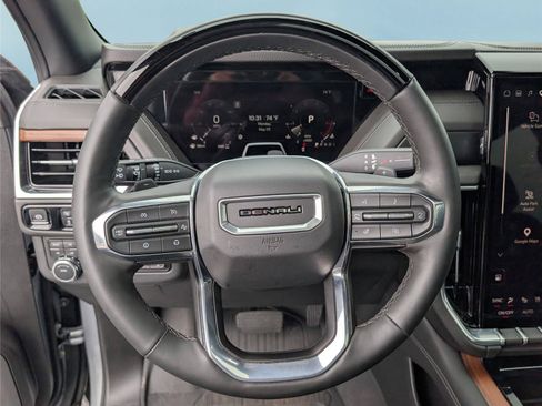 Used 2025 GMC Yukon Denali w/ Advanced Technology Package AWD/4WD image 23
