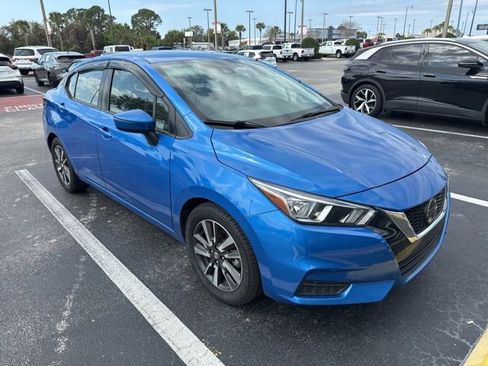 Used 2021 Nissan Versa SV image 1