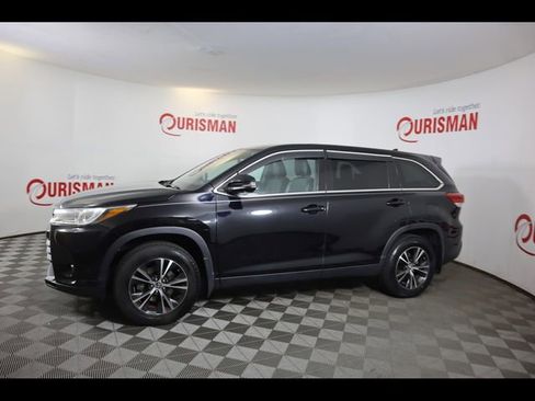 Used 2019 Toyota Highlander Plus AWD/4WD image 7