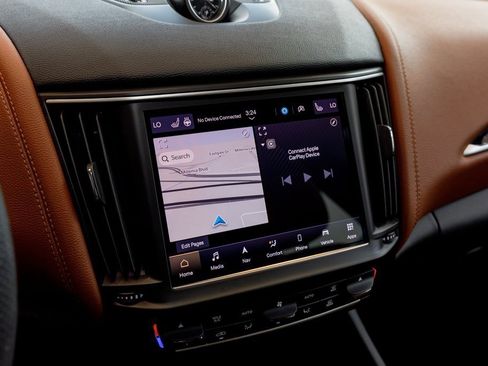 Certified 2022 Maserati Levante GT image 20