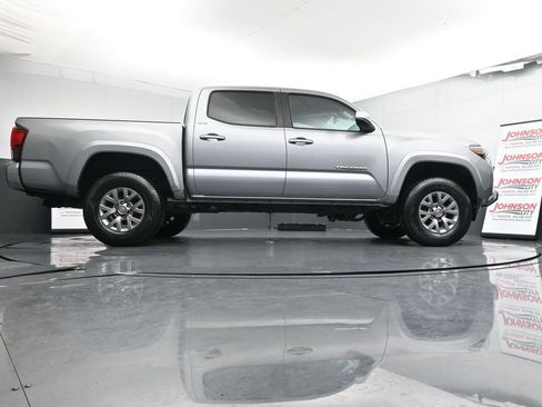 Used 2019 Toyota Tacoma SR5 image 30
