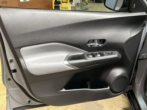 Used 2024 Nissan Kicks SR w/ SR Premium Package FWD image 12