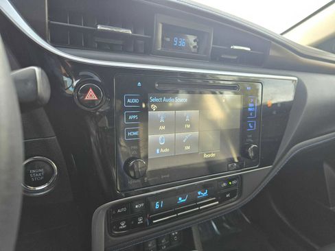 Used 2017 Toyota Corolla XSE image 27