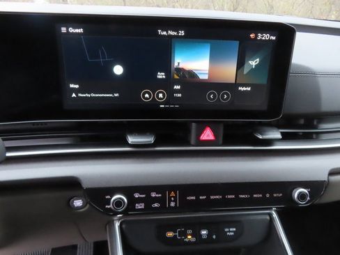 Certified 2026 Kia Carnival EX FWD image 6