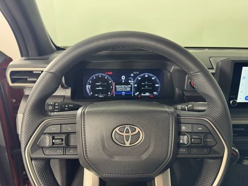 Used 2025 Toyota Tacoma TRD Off-Road image 22