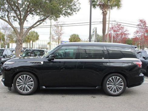 Certified 2025 INFINITI QX80 Luxe image 9
