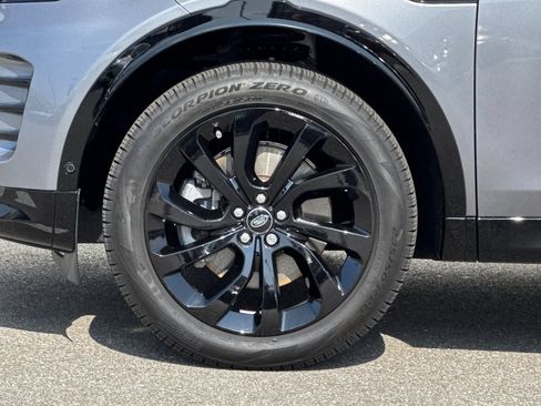 Certified 2025 Land Rover Discovery Sport Dynamic SE AWD/4WD image 33