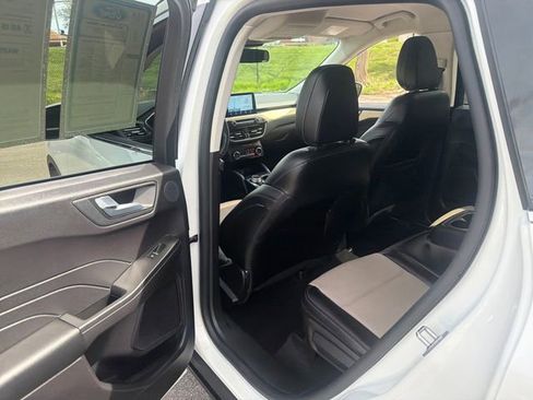 Used 2022 Ford Escape Titanium w/ Titanium Elite Package AWD/4WD image 24