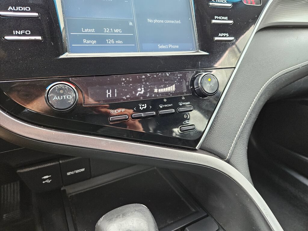 Used 2018 Toyota Camry SE FWD image 22