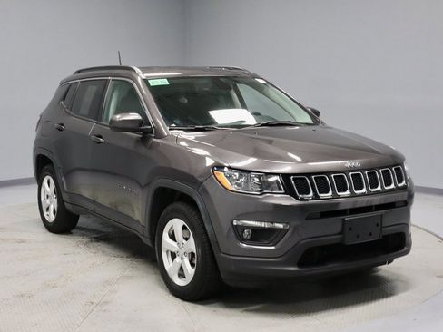 Used 2017 Jeep Compass Latitude w/ Cold Weather Group image 1