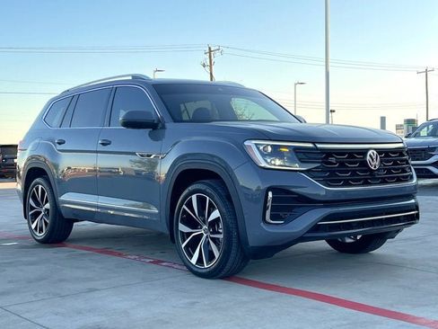 Used 2025 Volkswagen Atlas SEL Premium R-Line image 6