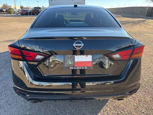 Used 2024 Nissan Altima 2.5 SR w/ SR Premium Package image 5