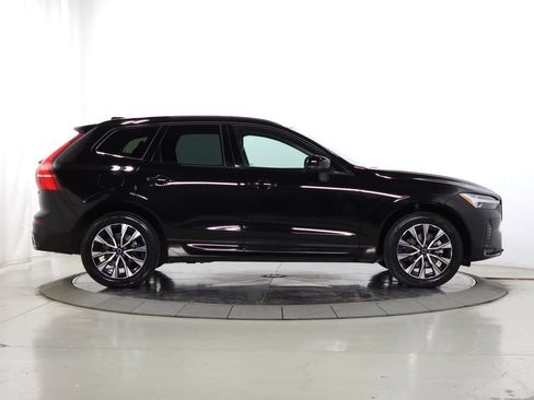 Certified 2025 Volvo XC60 B5 Core AWD/4WD image 13