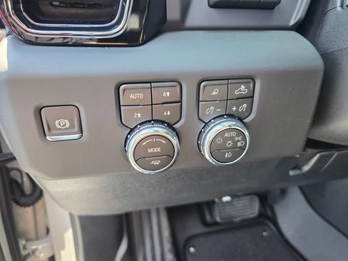 New 2026 GMC Sierra 2500 AT4 w/ AT4 Premium Plus Package AWD/4WD image 20