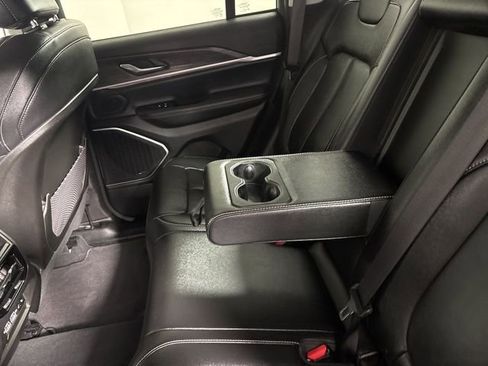 Used 2023 Jeep Grand Cherokee Limited AWD/4WD image 24