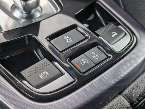Used 2019 Jaguar F-TYPE Convertible RWD image 24